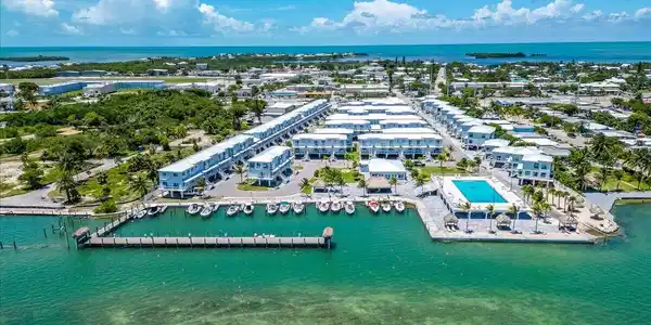 10877 Overseas Highway