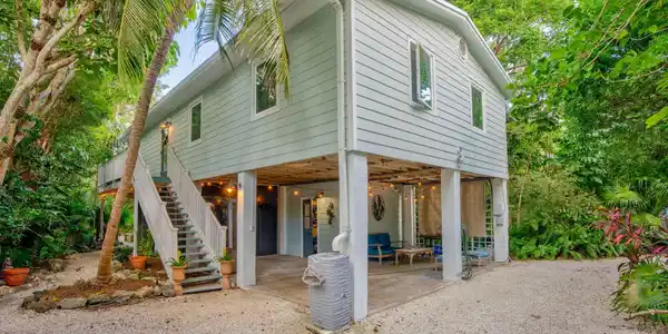 21 Stirrup Key Boulevard