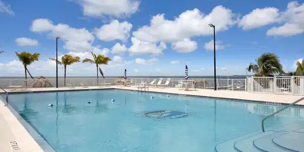 10877 Overseas Highway