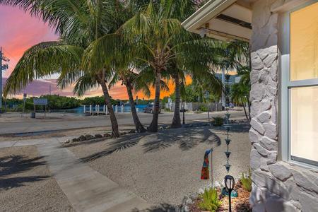 1280 Harbor Drive
