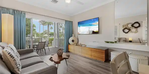 Image 3: Living area