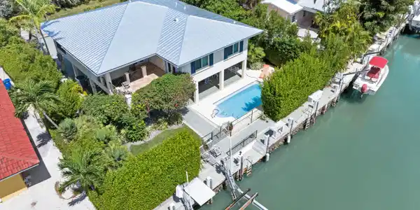 1200 Manor Lane