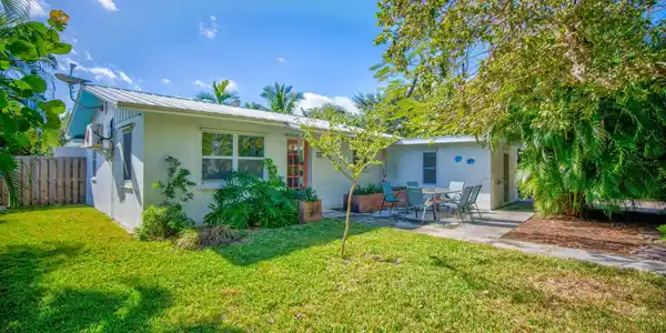 30324 Hibiscus Lane