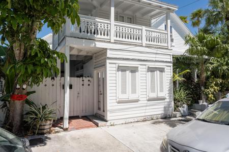 609 1/2 Margaret Street