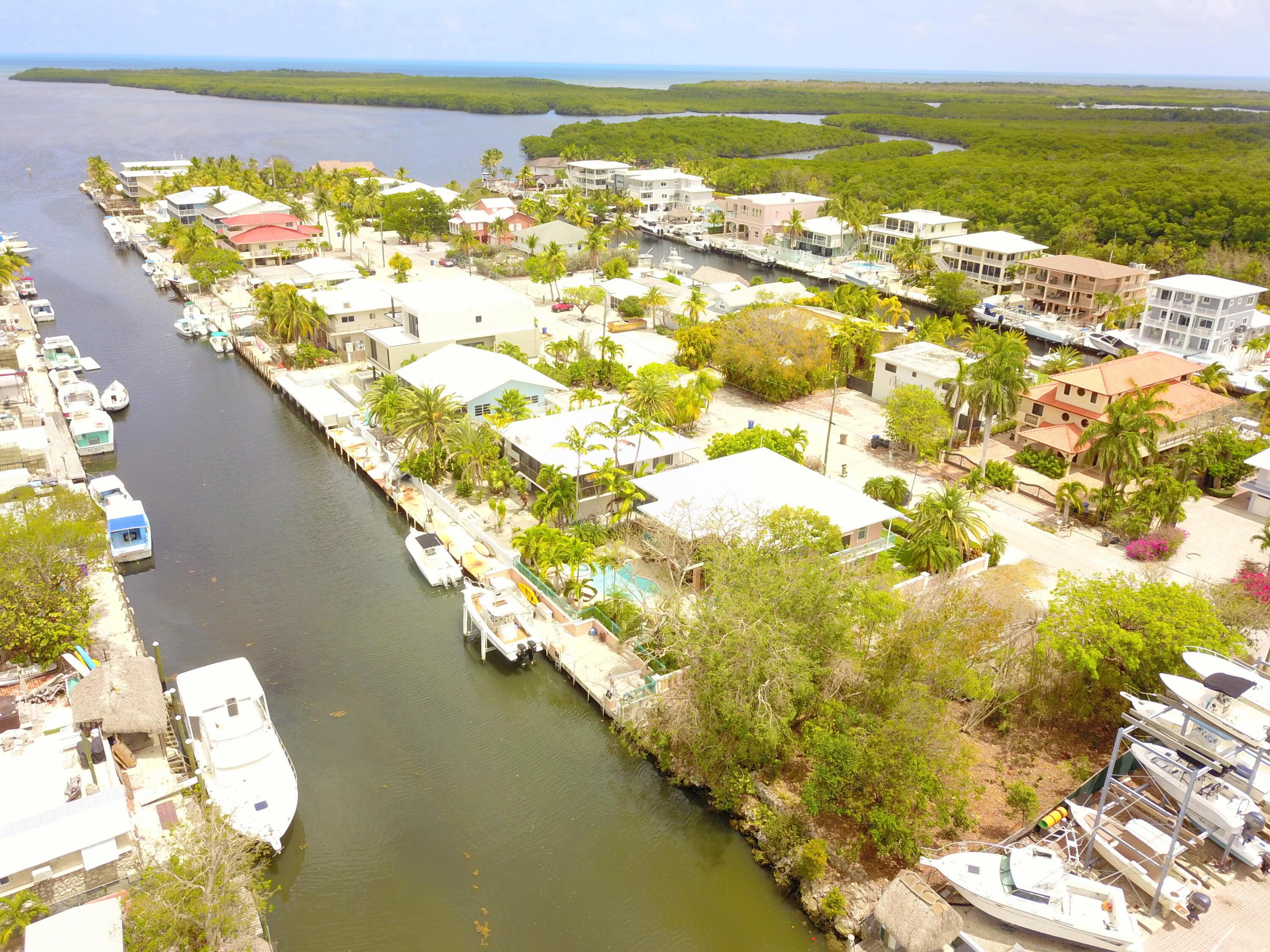 Image 4: Aerial 8 S Exuma (4)