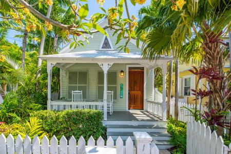 1124 Seminary Street