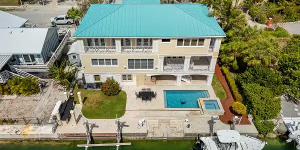 8 Diamond Drive