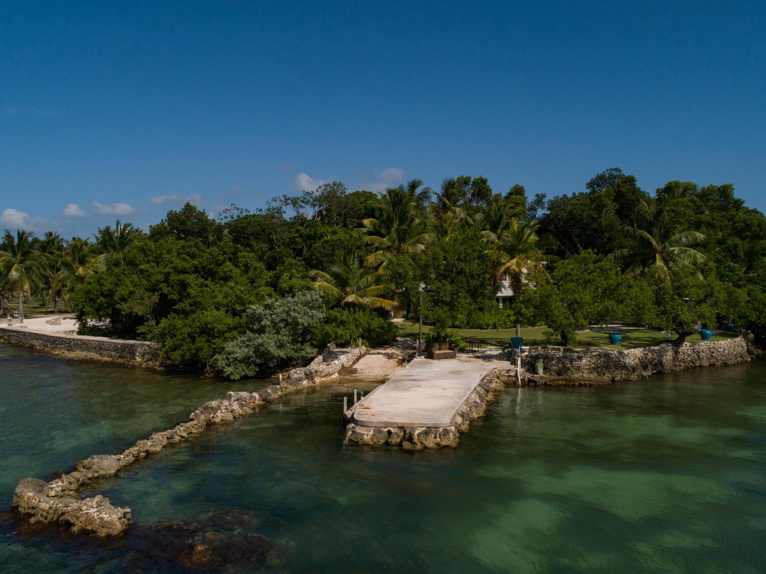 Image 4: Fabulous waterfront