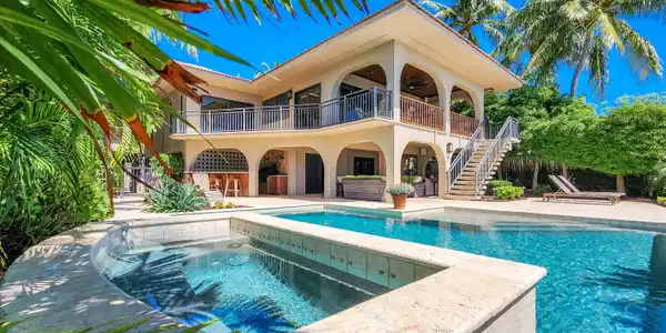 260 W Seaview Circle