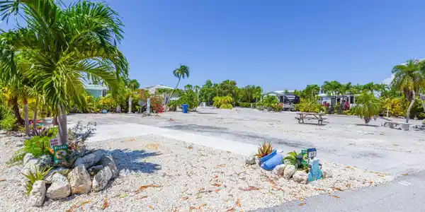 Image 4: 009-701SpanishMainDrive-lot69-CudjoeKey-