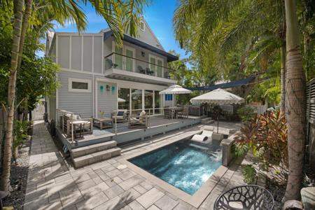 811 White Street