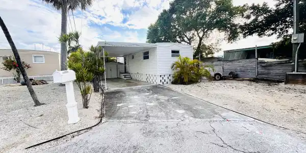 47 Boundary Lane