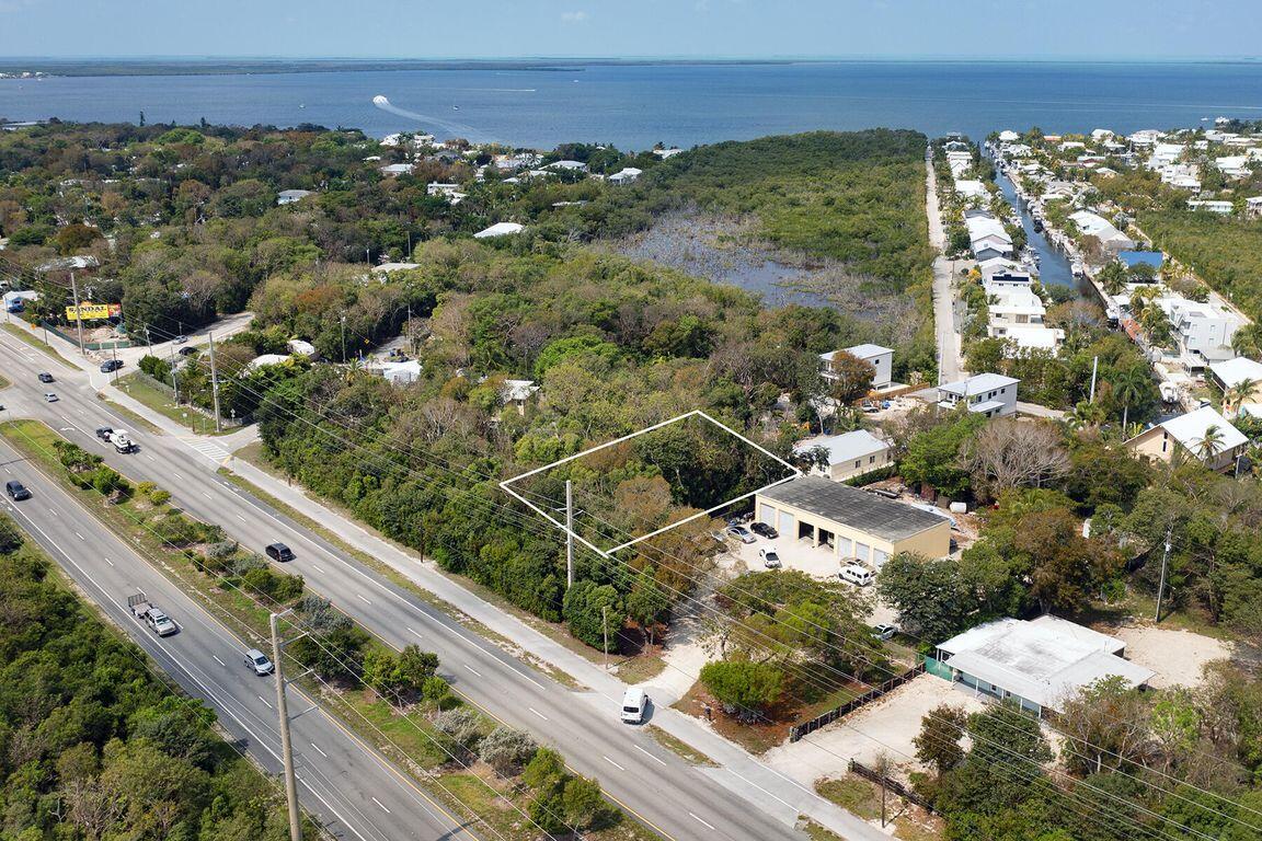 Image 1: lot1