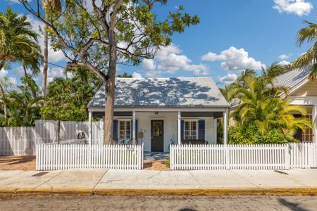 819 Elizabeth Street