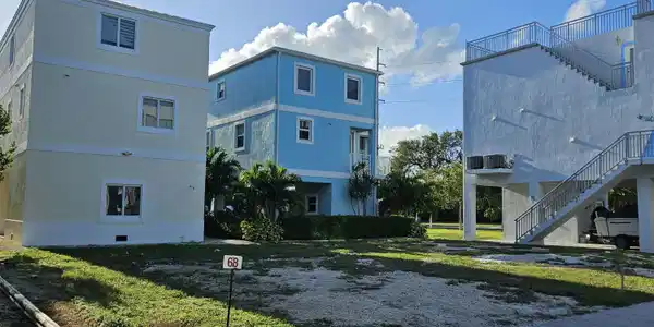 Image 3: Lot 68