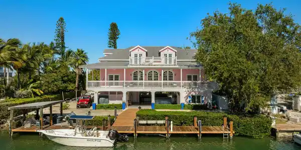 415 Palm Drive