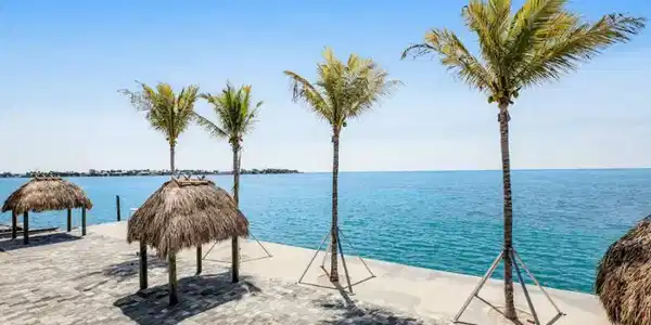 Image 4: Wide Open Ocean Views