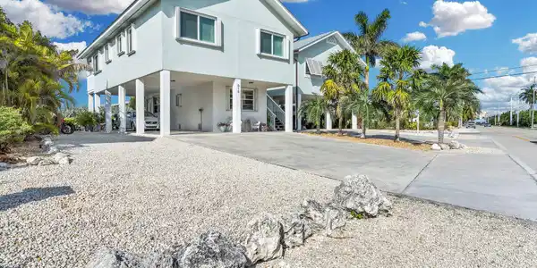 918 W Ocean Drive