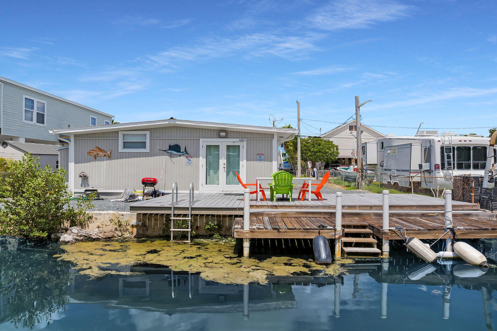 Image 2: 27 Riviera Dr-Big Coppitt 33040