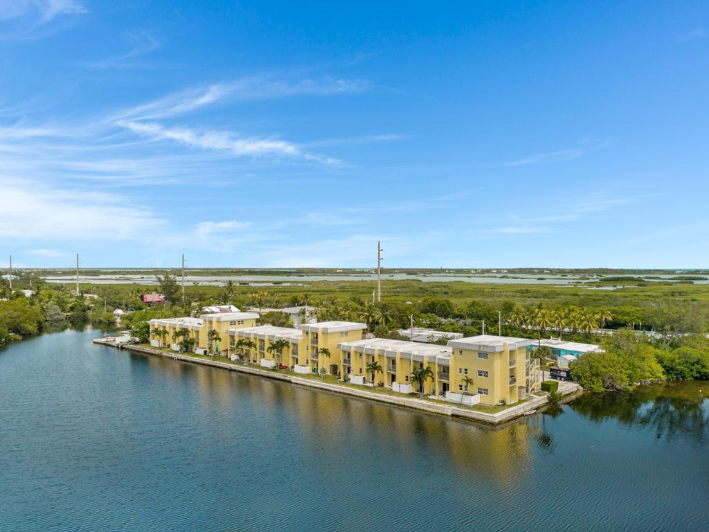 Image 1: Bayside of Building