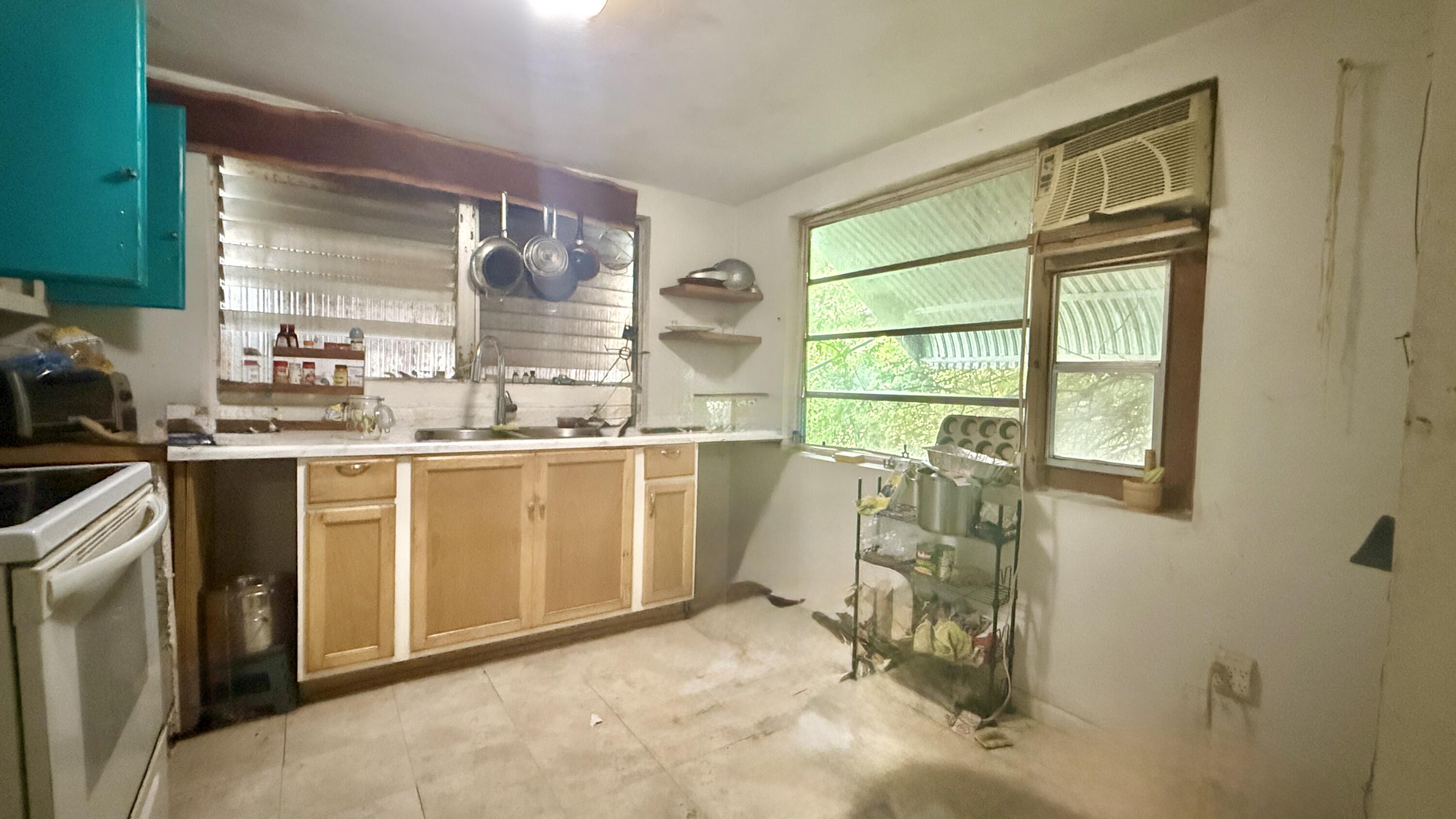 Image 3: Kitchen