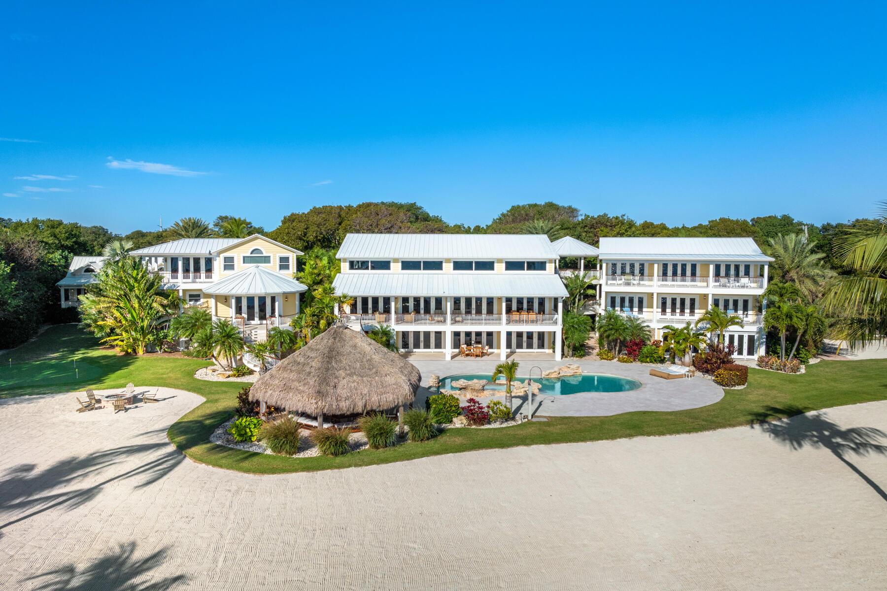 Image 3: Palm Paradise
