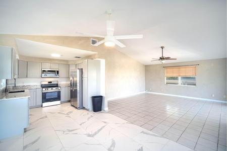558 E Shore Drive
