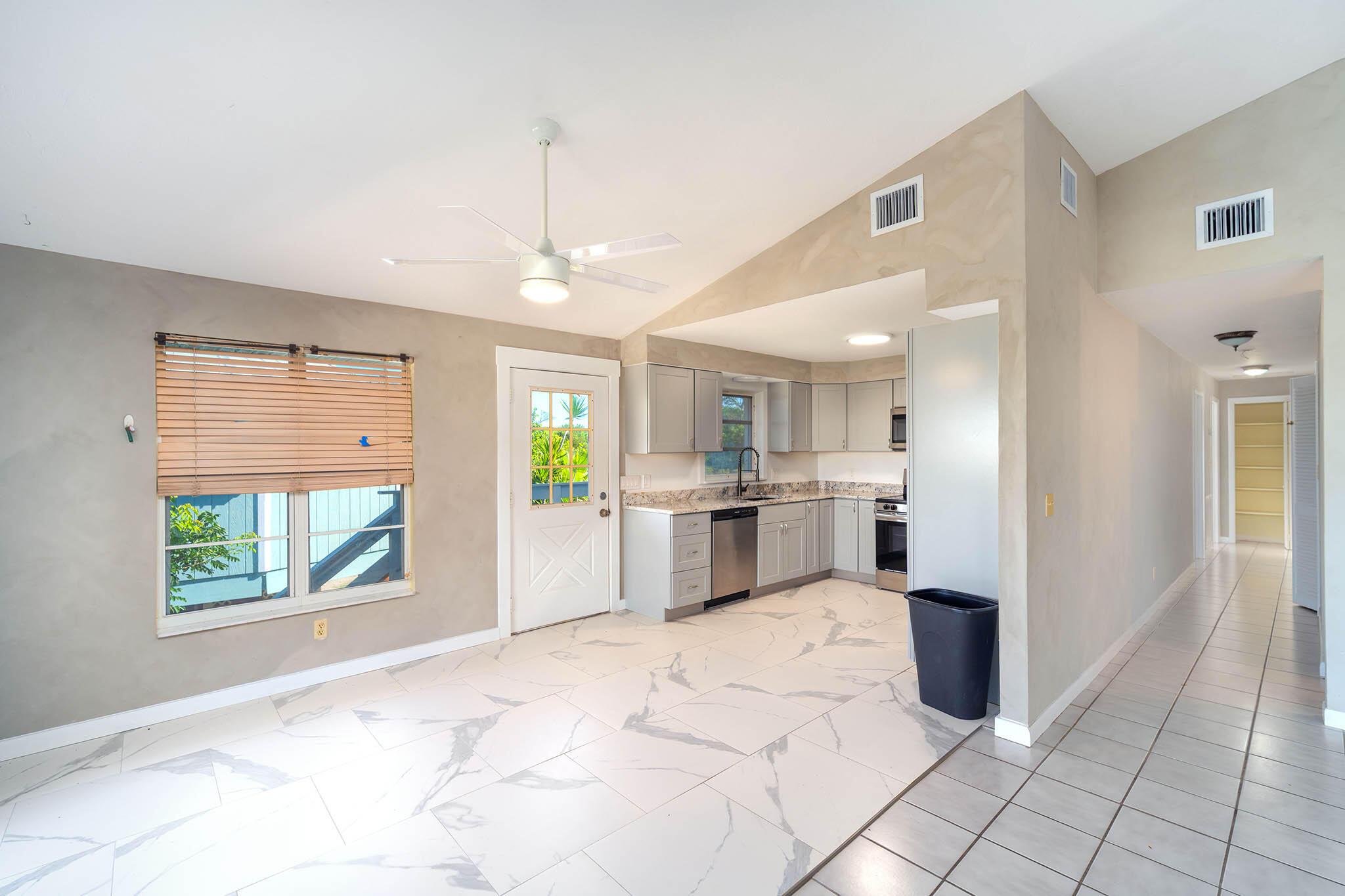 Image 2: 558 E Shore Dr (web) 035