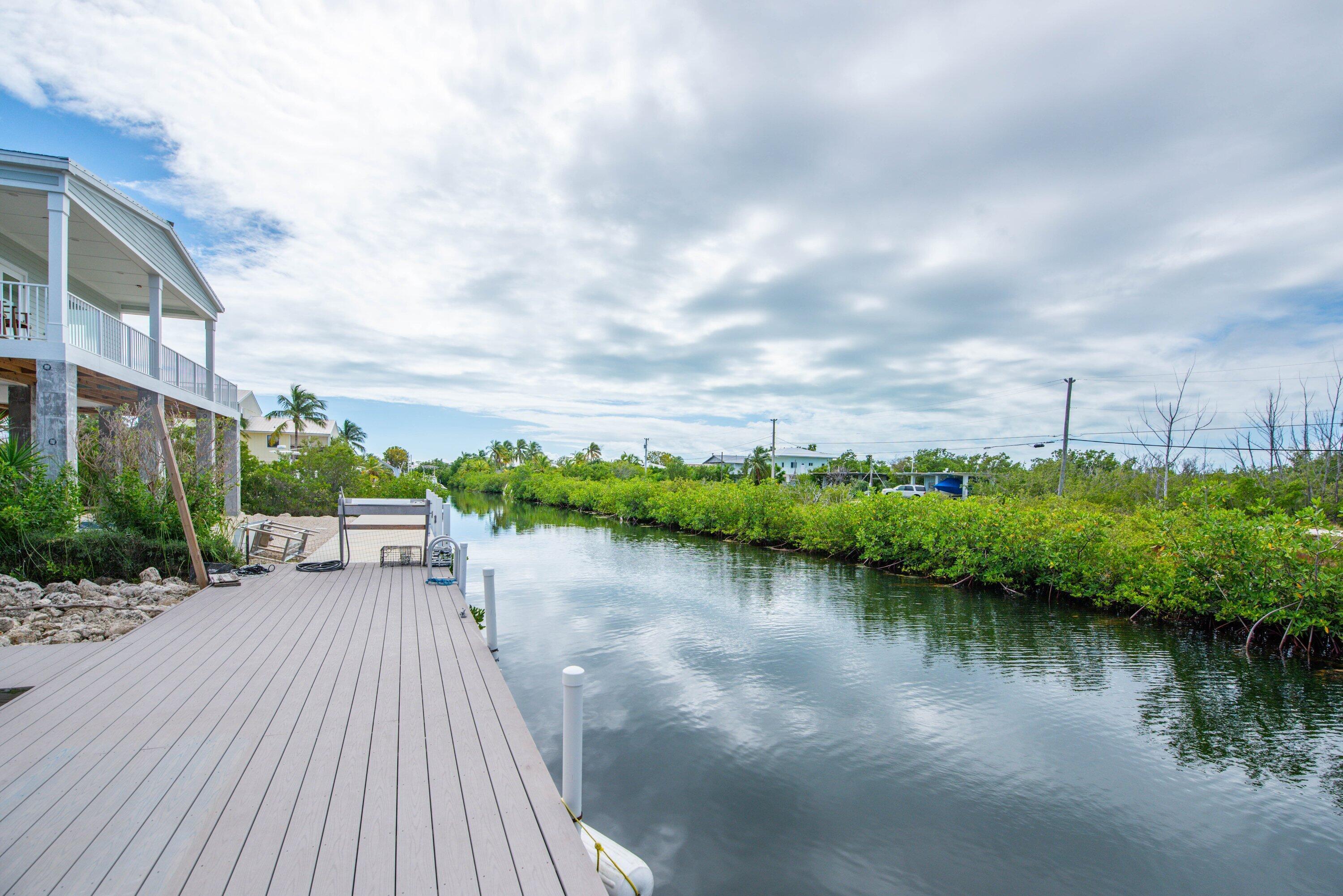 Image 2: 027-786JamaicaLane-LTK dock