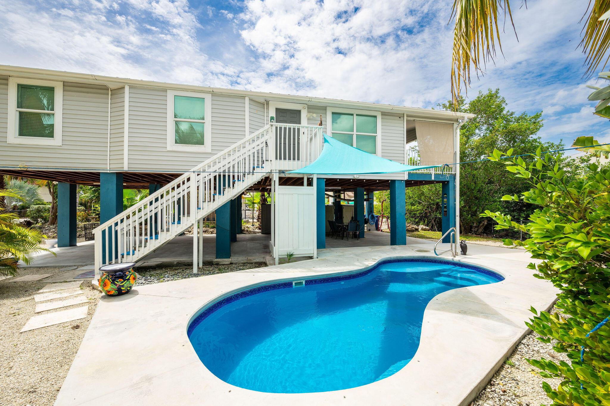 Image 1: PoolSide