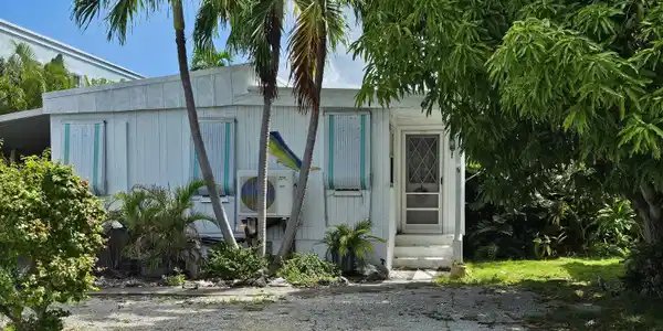 35 Boundary Lane