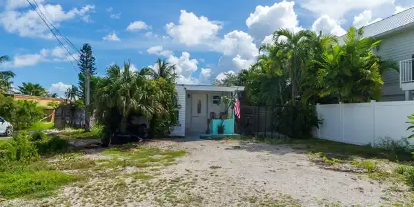 Image 4: 256 Mars Lane 13