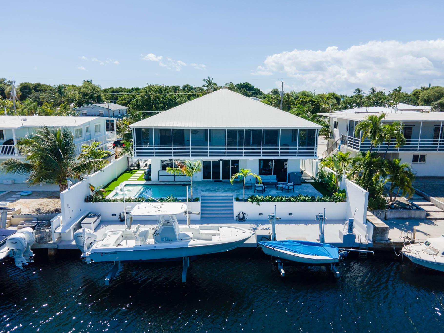 Image 2: 65' Dock