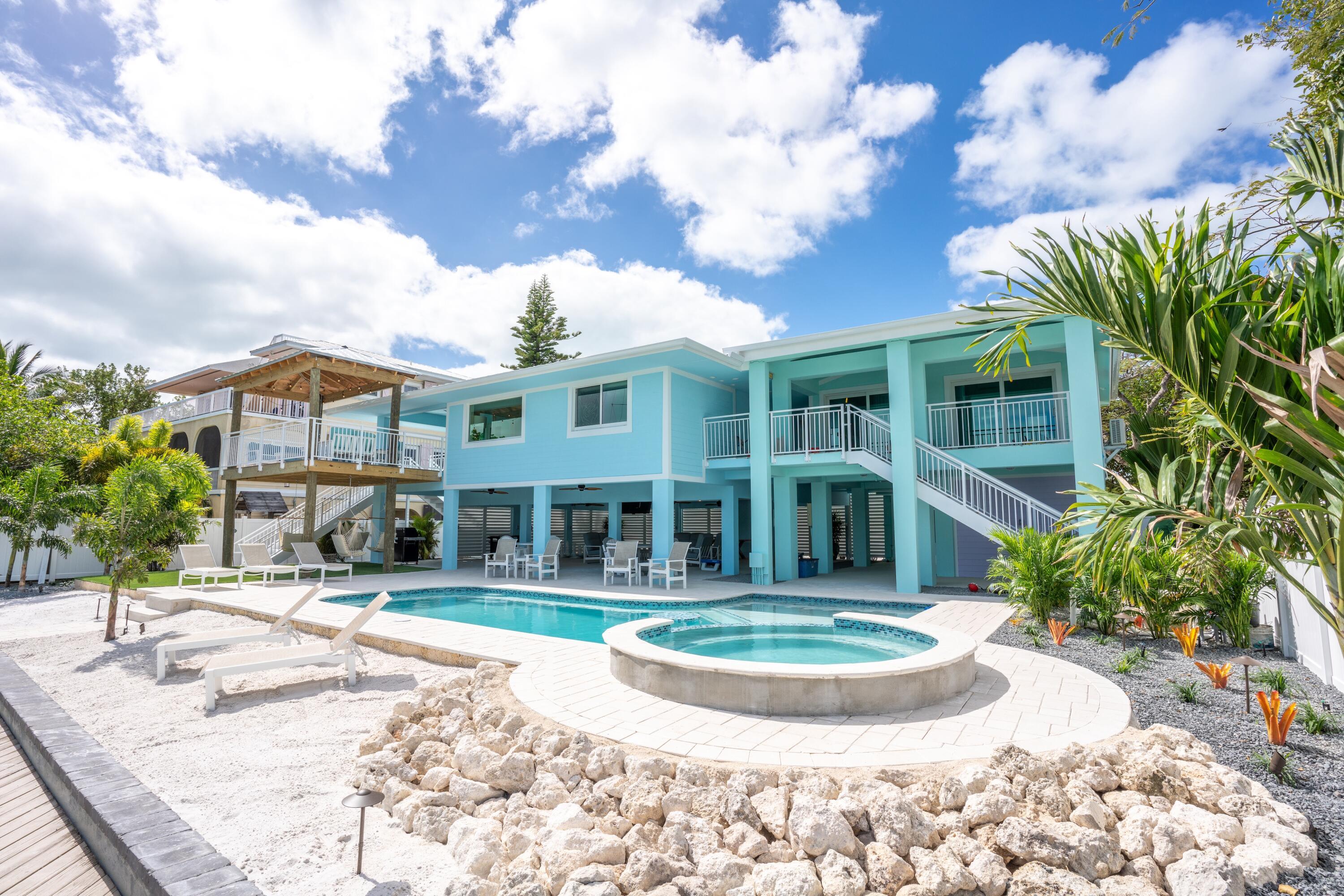 Image 1: 01 TheSaltyLime-Exterior2-new