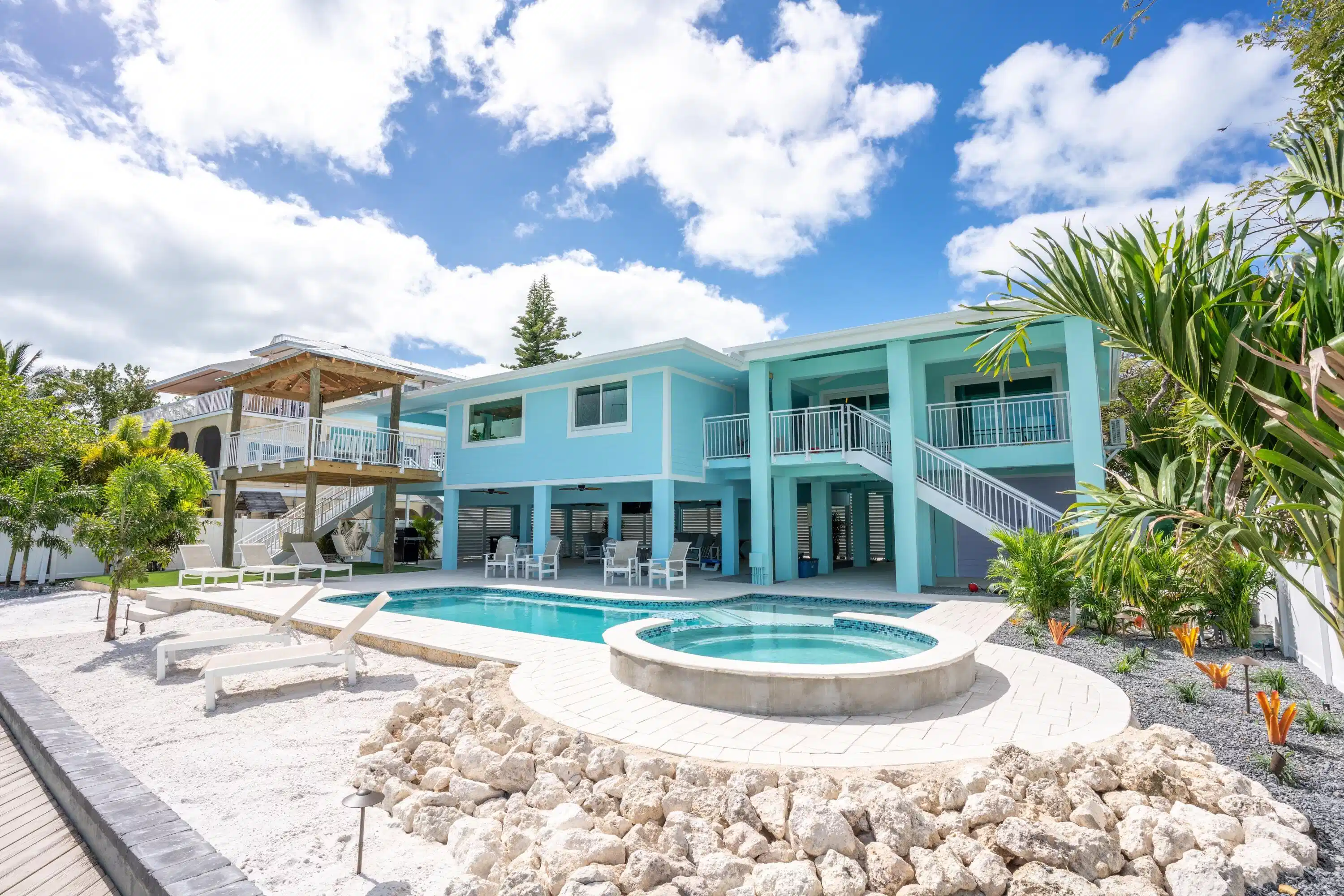 Image 1: 01 TheSaltyLime-Exterior2-new