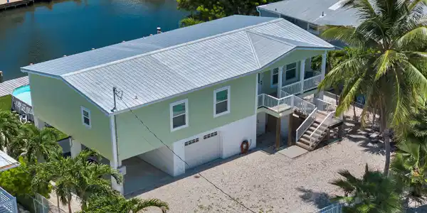 Image 2: Exterior1