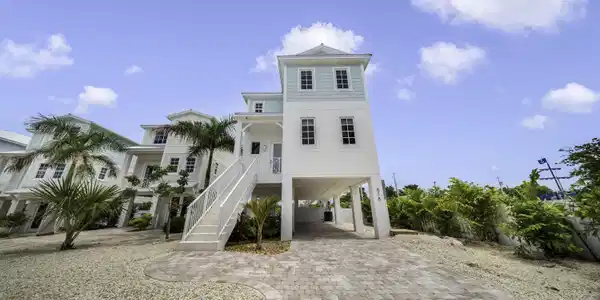 Image 2: 81839thSt1