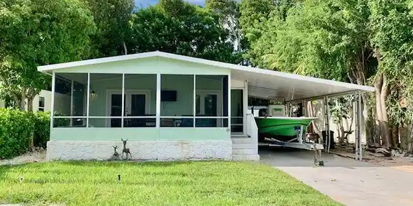 818 S Emerald Drive