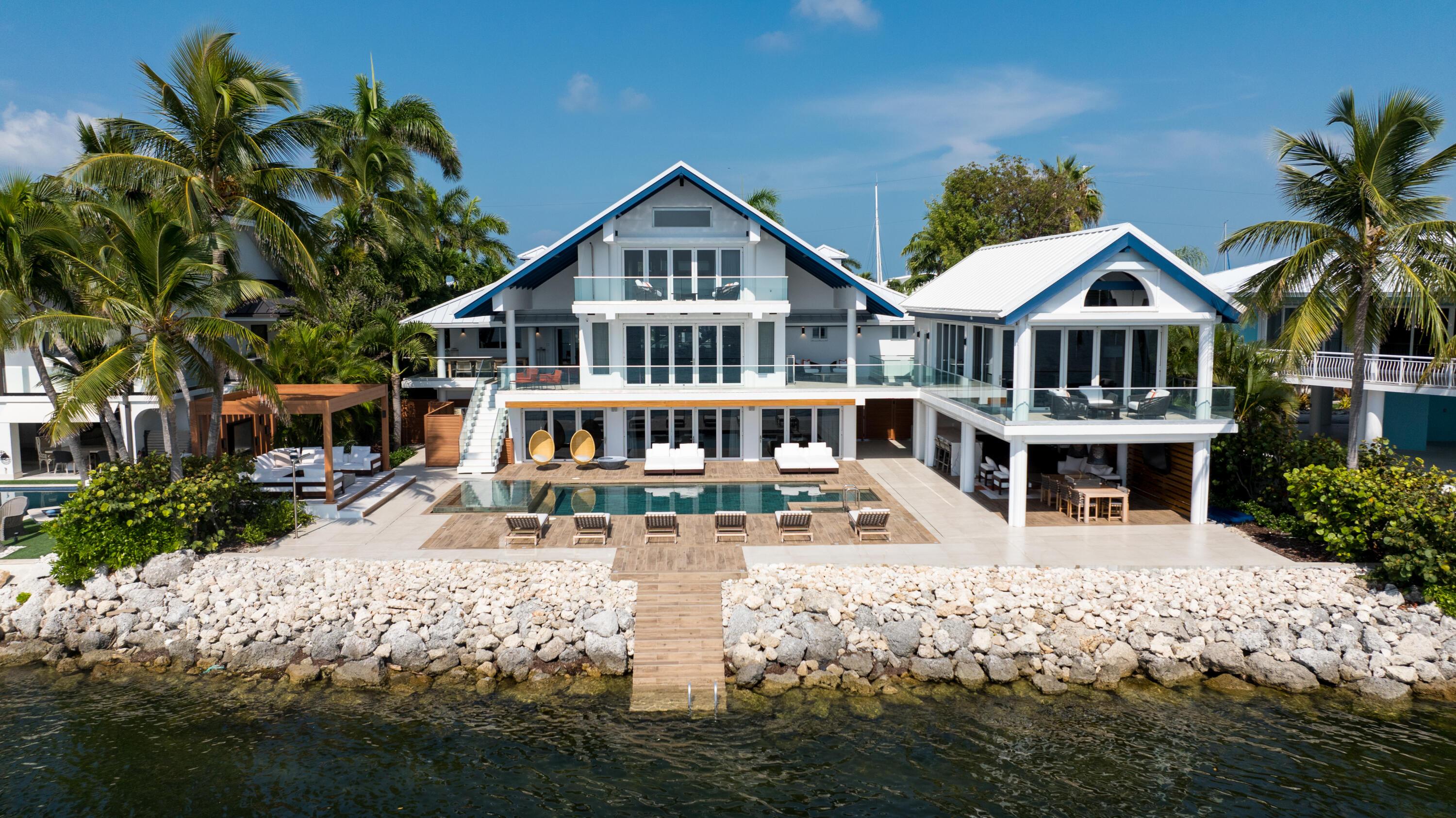 Image 3: 555 Ocean Cay