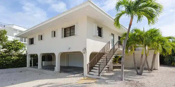 110 S Bahama Drive