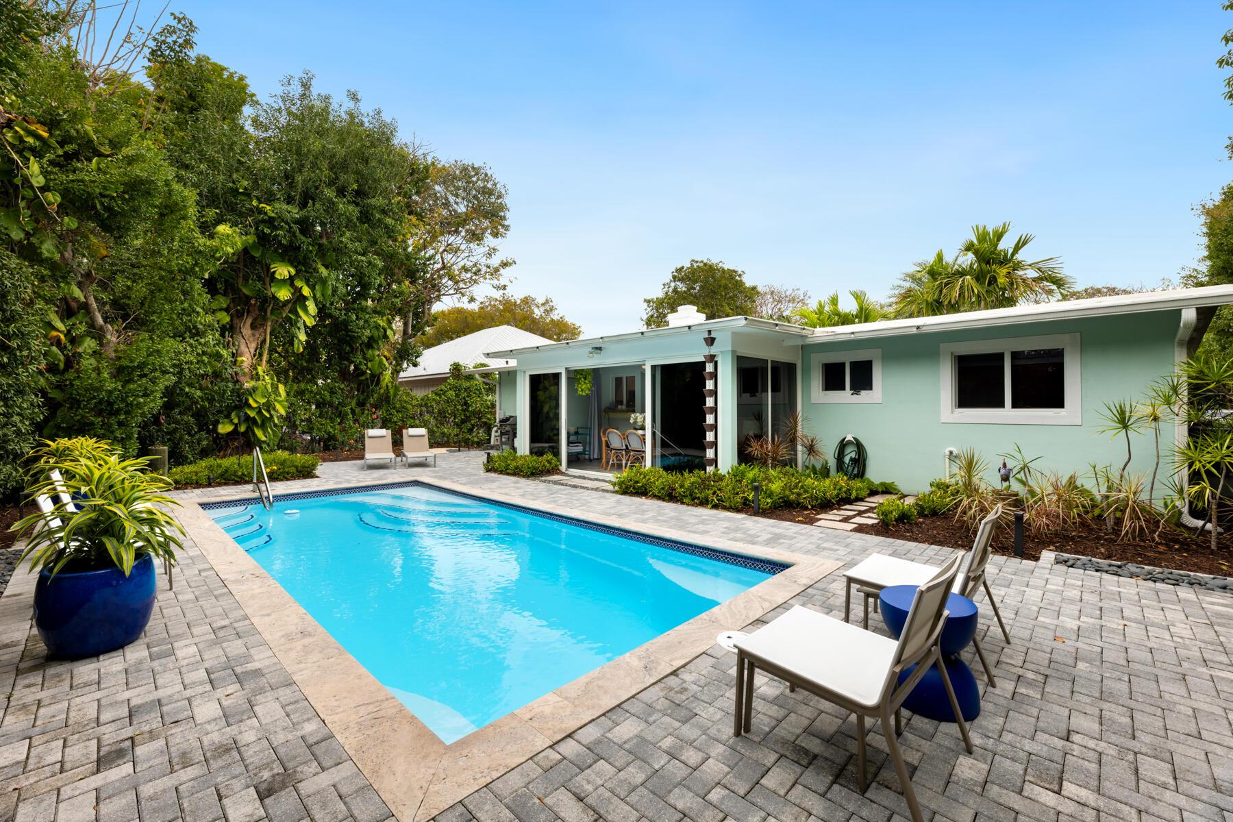 Image 3: Ideal island living!