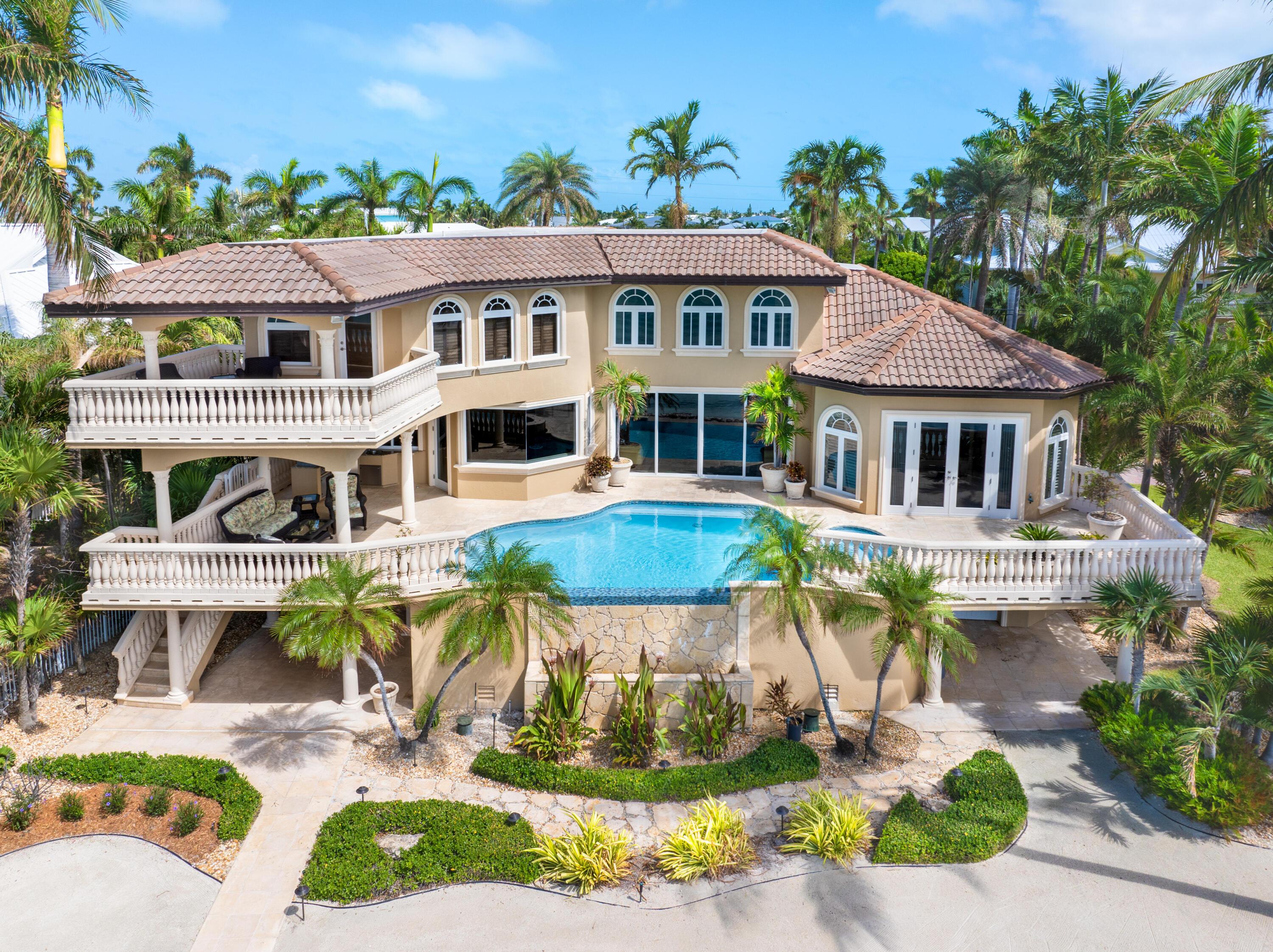 Image 3: Back of Home