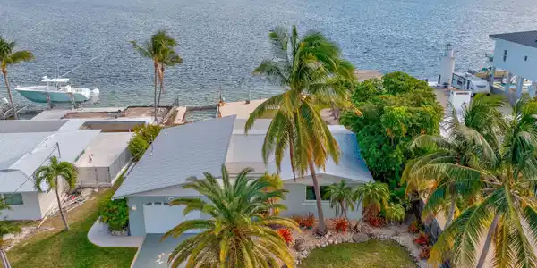 Image 2: Open Water Home