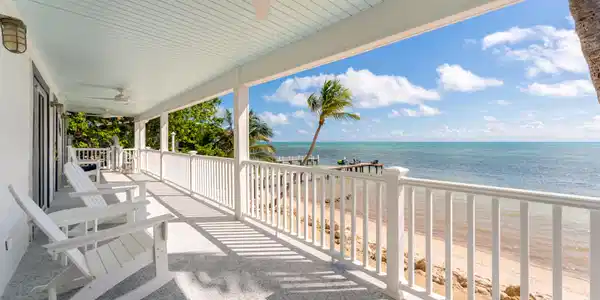 Image 3: Oceanfront porch