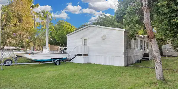 Image 2: 222 Cuba Rd