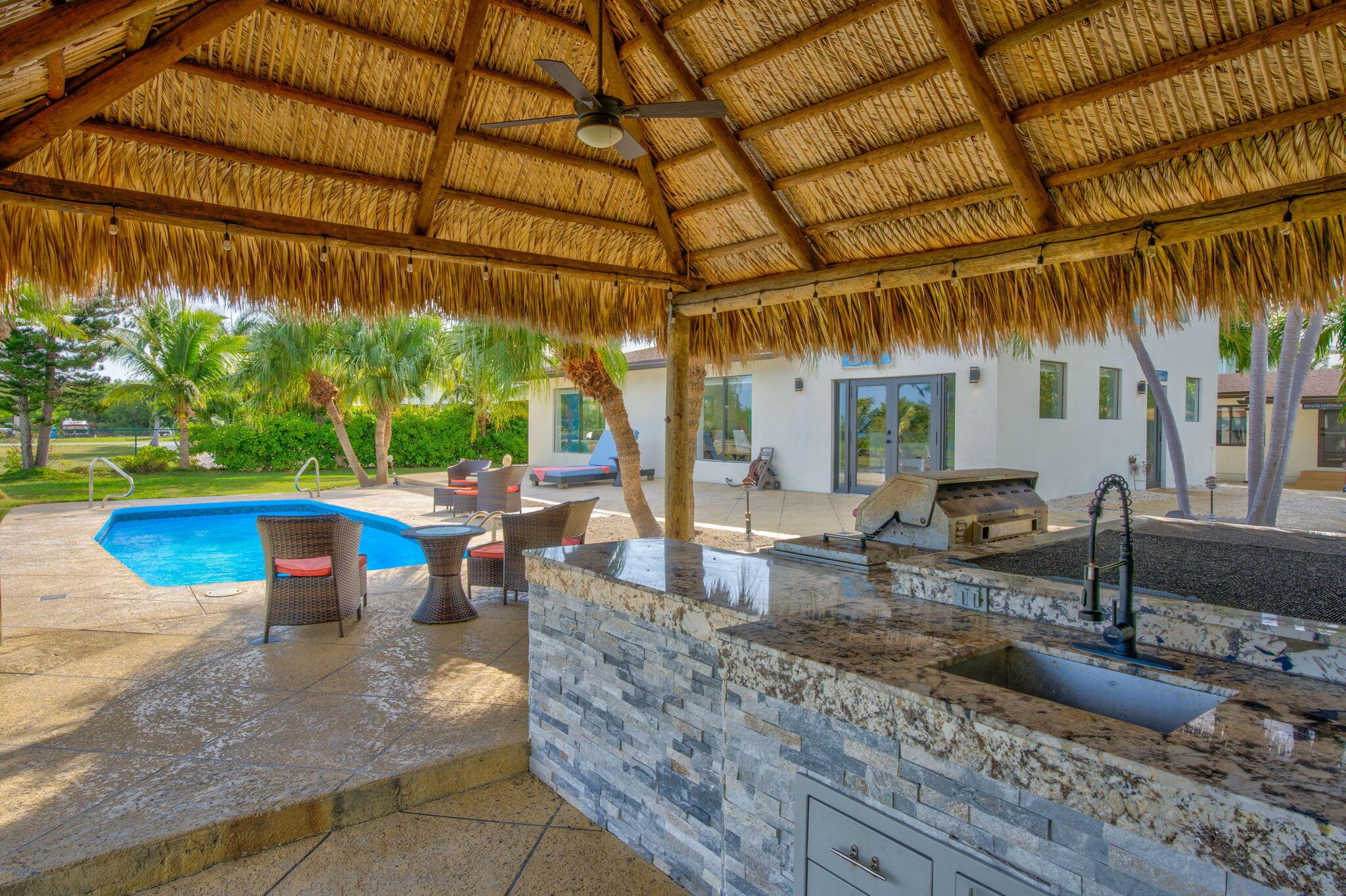 Image 4: Tiki, built in grill area
