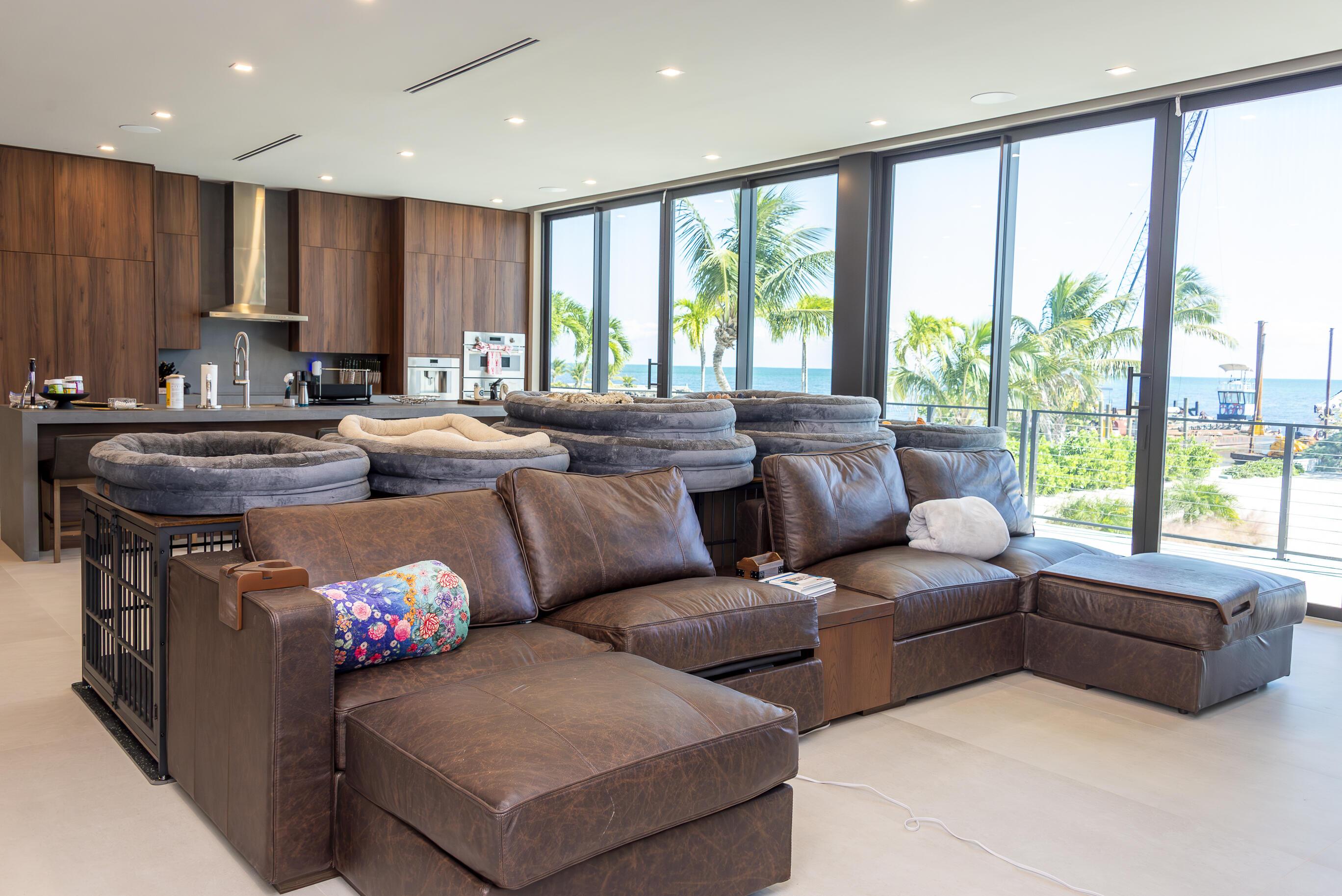 Image 3: 87895 Old Highway, Islamorada-34