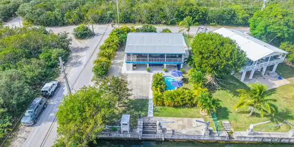 421 Ixora Drive