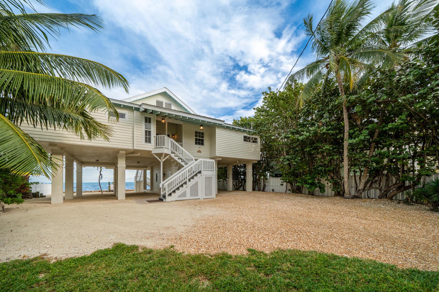 Image 3: 236 Tarpon St