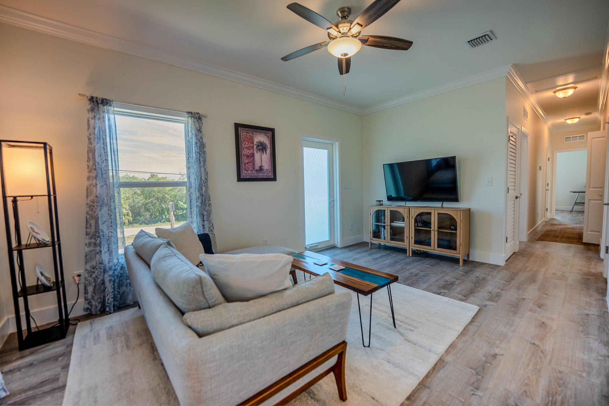 Image 2: Living Room